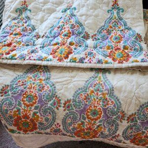 King quilt with 2 King shams